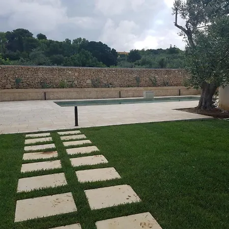 Bed & Breakfast Casale Donna Rosa 4*